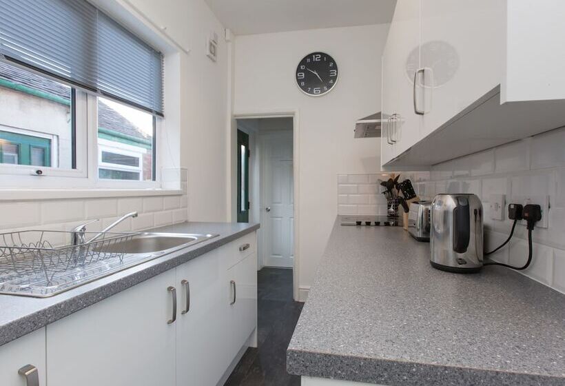 Пансион Townhouse @ 83 Edleston Road Crewe