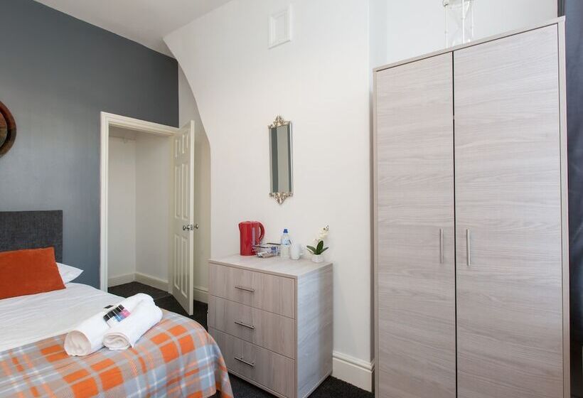 Пансион Townhouse @ 83 Edleston Road Crewe