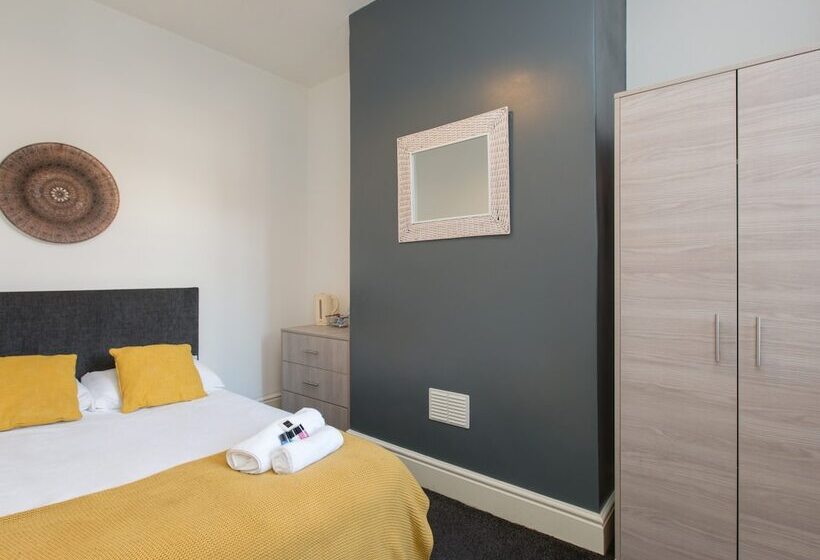 Пансион Townhouse @ 83 Edleston Road Crewe