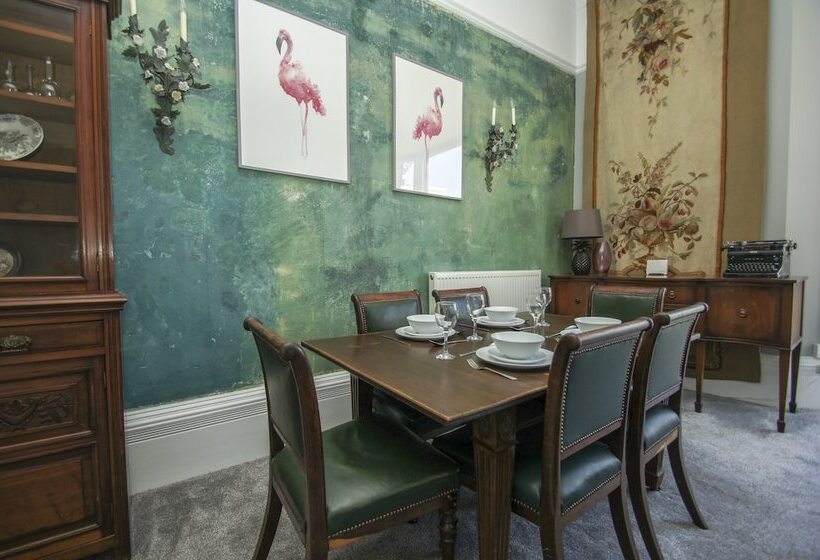 Regency Apartment Sea View By Brighton Holiday Lets