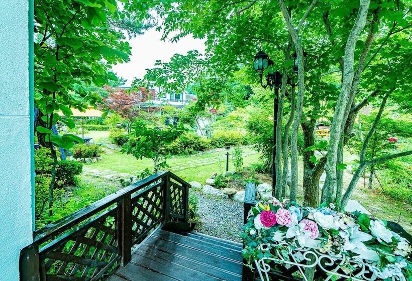Samcheok Garden Pension