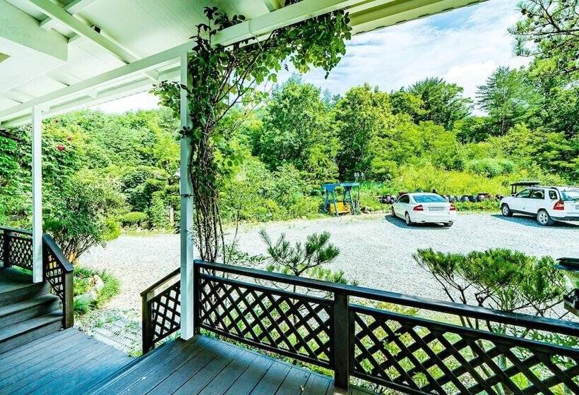 Samcheok Garden Pension