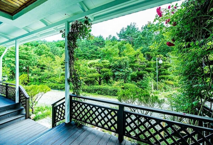 Samcheok Garden Pension