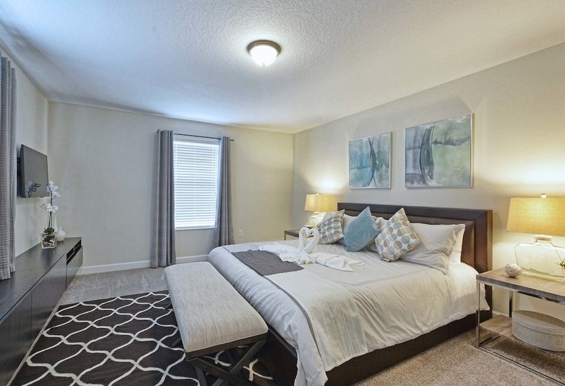 Solterra  5 Bedrooms House W/pool7037sr