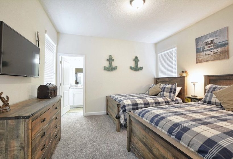 Solterra  5 Bedrooms House W/pool7037sr