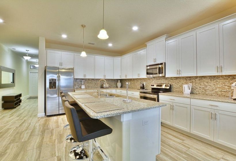 Solterra  6 Bedrooms House W/pool7032sr