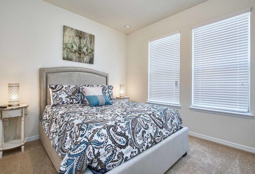 Windsor At Westside8 Bedrooms House W/pool3719ww