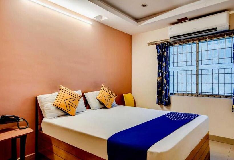 Отель Spot On Sgs Residency