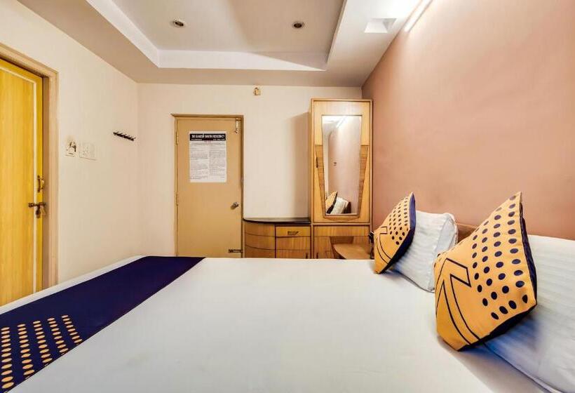 Отель Spot On Sgs Residency