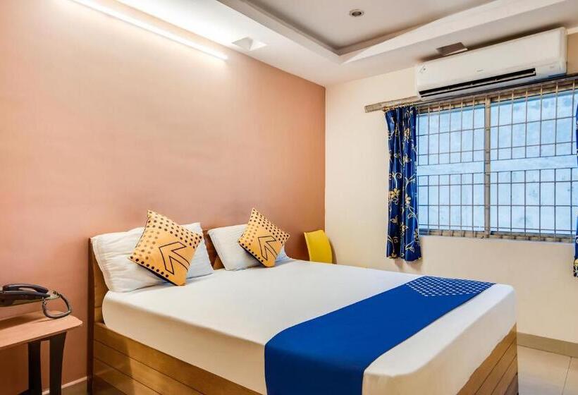 Отель Spot On Sgs Residency