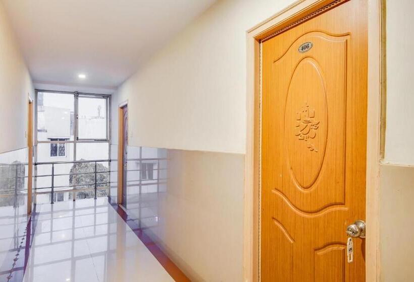 Отель Spot On Sgs Residency