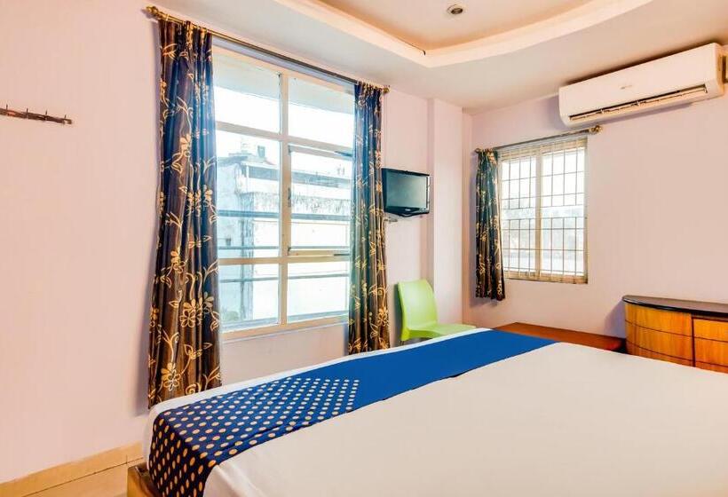 Отель Spot On Sgs Residency