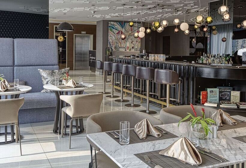 Novotel Suites Manila At Acqua