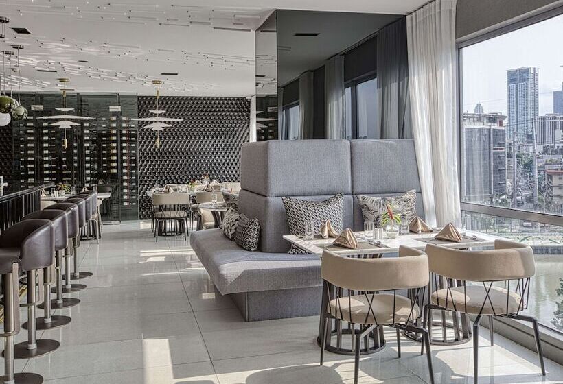 Novotel Suites Manila At Acqua