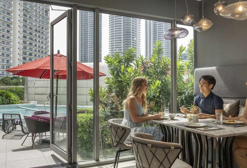 Novotel Suites Manila At Acqua