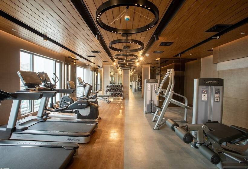 Novotel Suites Manila At Acqua