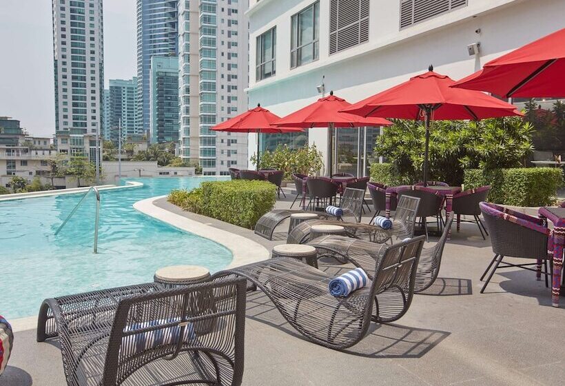 Novotel Suites Manila At Acqua