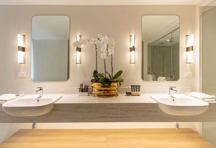 Novotel Suites Manila At Acqua