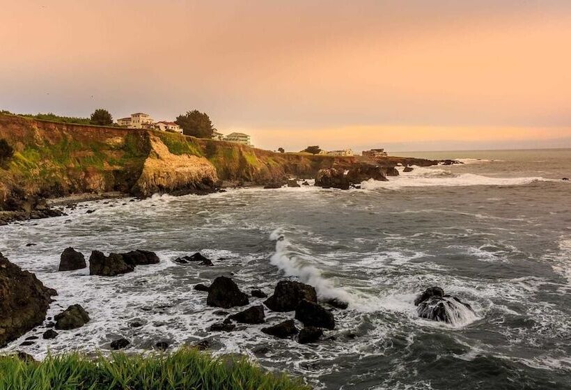 הוסטל Inn Of The Lost Coast