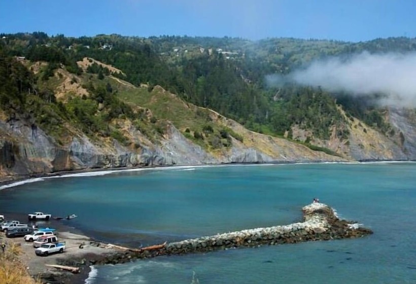 הוסטל Inn Of The Lost Coast