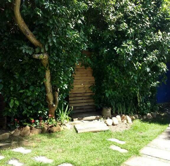 호스텔 Pousada Piratas Do Embaú