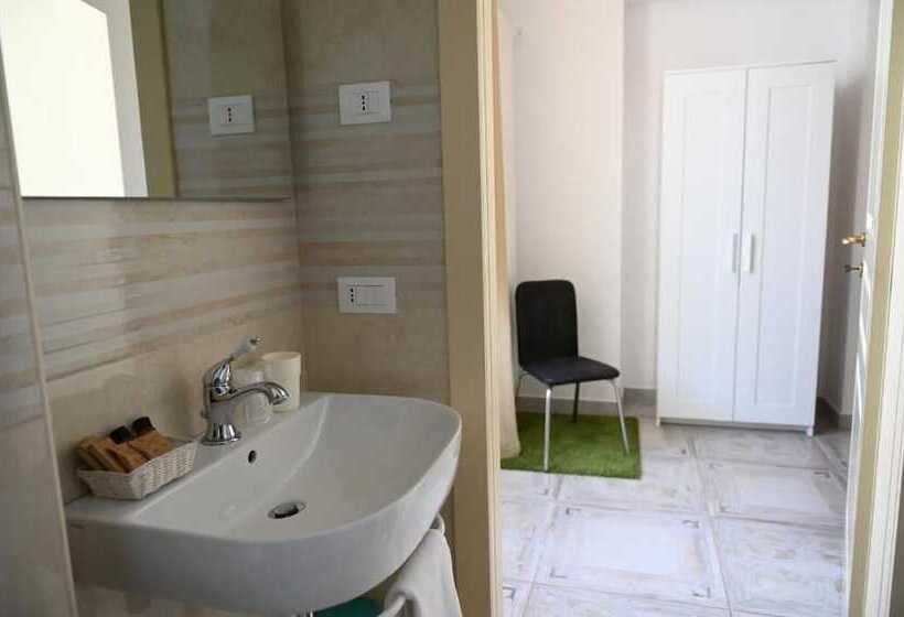 مبيت وإفطار Antica Dimora Le Sette Lune