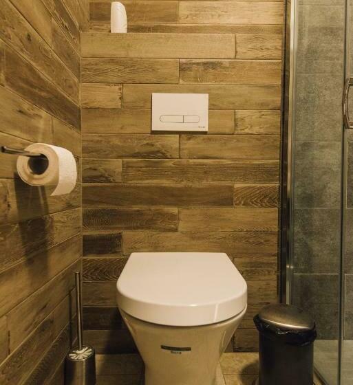 مبيت وإفطار Madarasi Gyopár Panzió