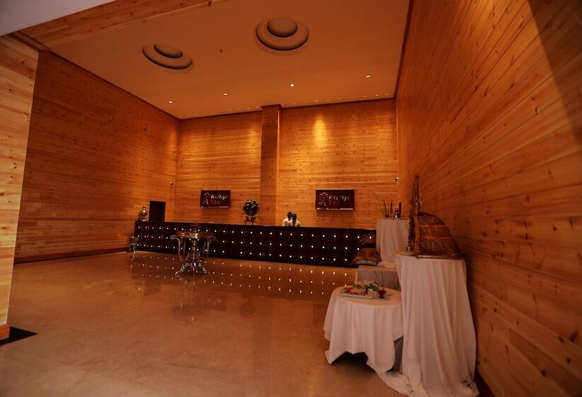 Araliya Red Budget Friendly Hotel Where You Find Stunning 360 Panoramic View Of Nuwara Eliya