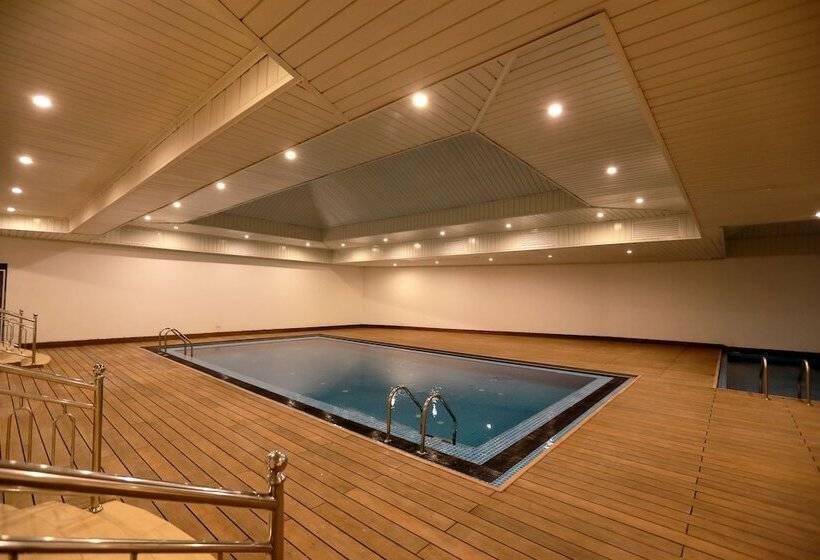 Araliya Red Budget Friendly Hotel Where You Find Stunning 360 Panoramic View Of Nuwara Eliya