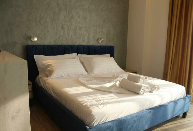 בית מלון כפרי Bar Restaurant Triumf Shengjin