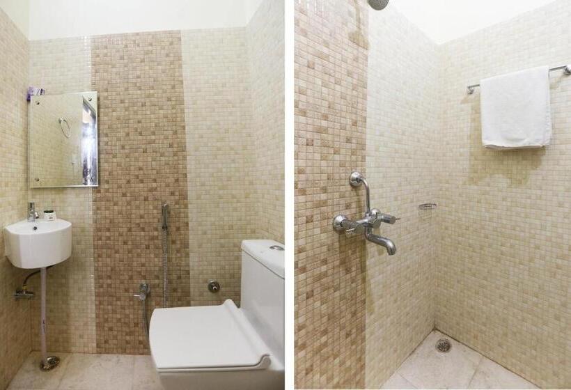 בית מלון כפרי Flagship 48731 Pradeep Hostel