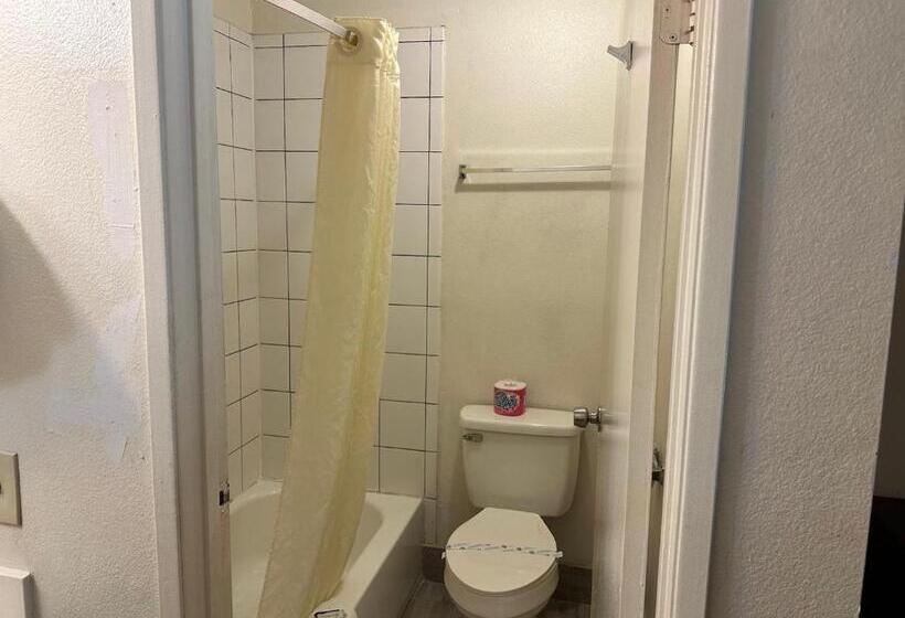 בית מלון כפרי Highland Inn