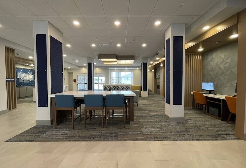 هتل Holiday Inn Express & Suites Ft. Smith Airport, An Ihg
