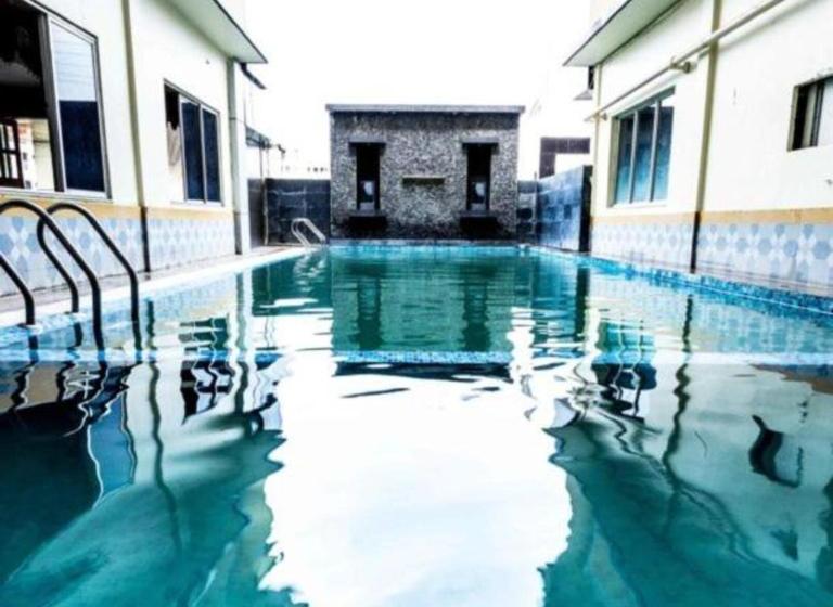 هتل New Classic Inn