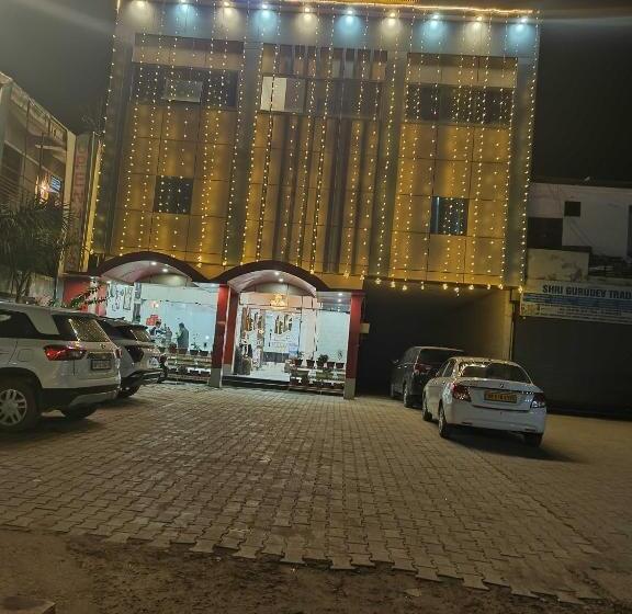 فندق Oyo 23101  Amarpali