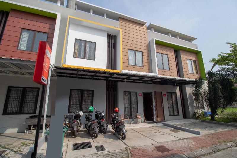 Отель Oyo 3253 Sofia Residence Syariah