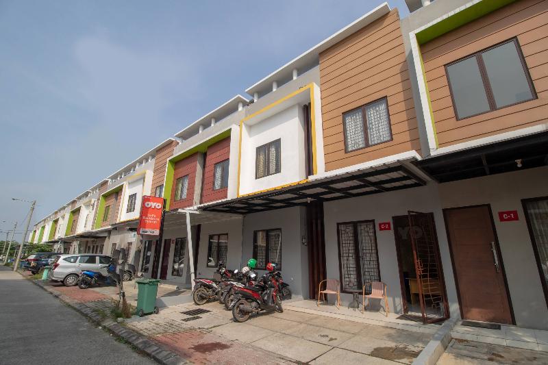 Отель Oyo 3253 Sofia Residence Syariah