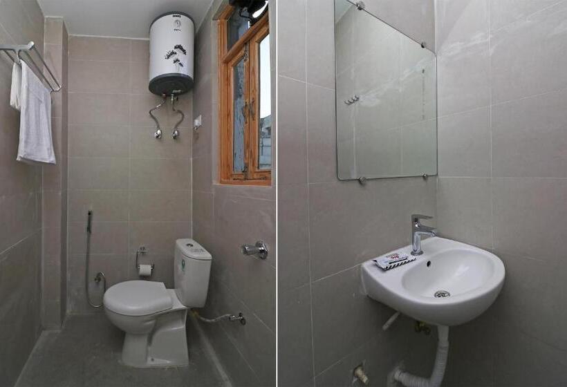 בית מלון כפרי Oyo 37018 Kutumbakam Guest House