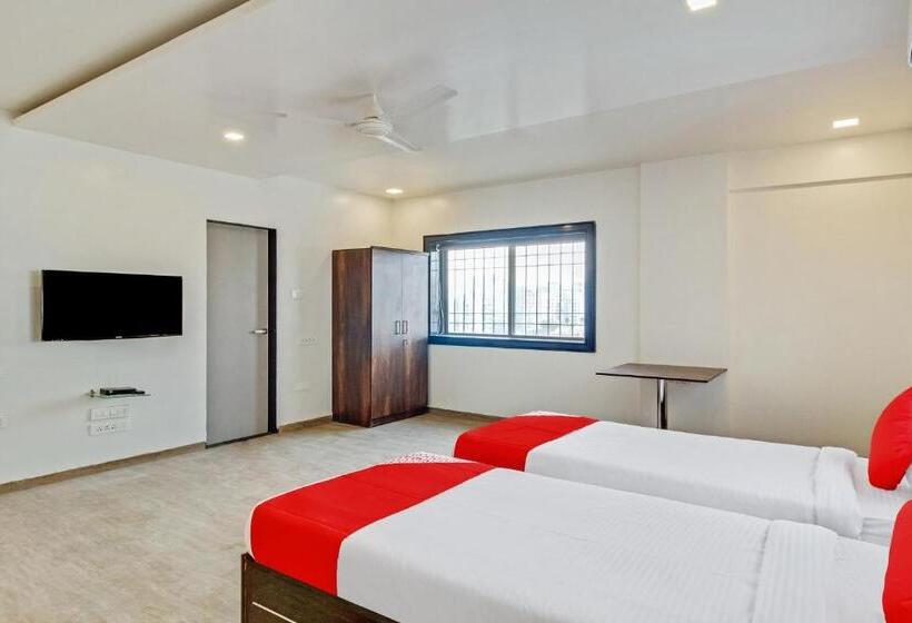 호텔 Oyo 37647  Nirvana