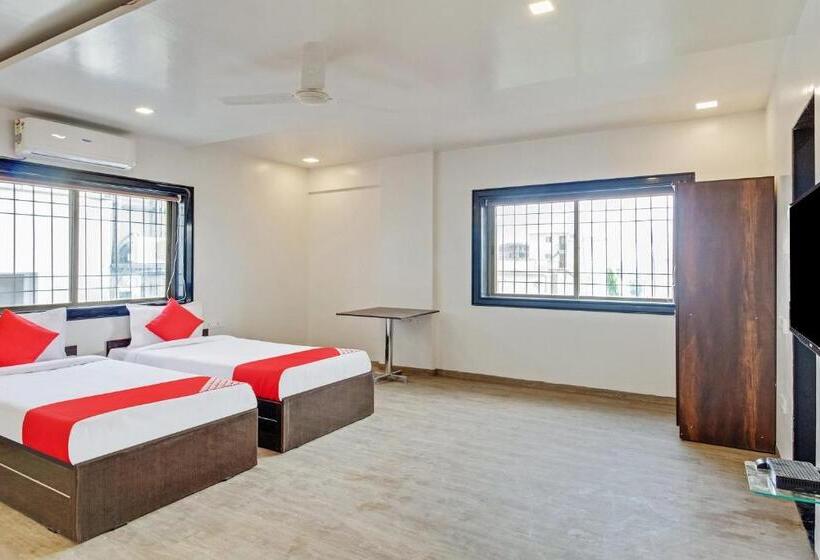 호텔 Oyo 37647  Nirvana