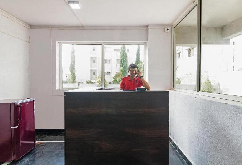 호텔 Oyo 37647  Nirvana