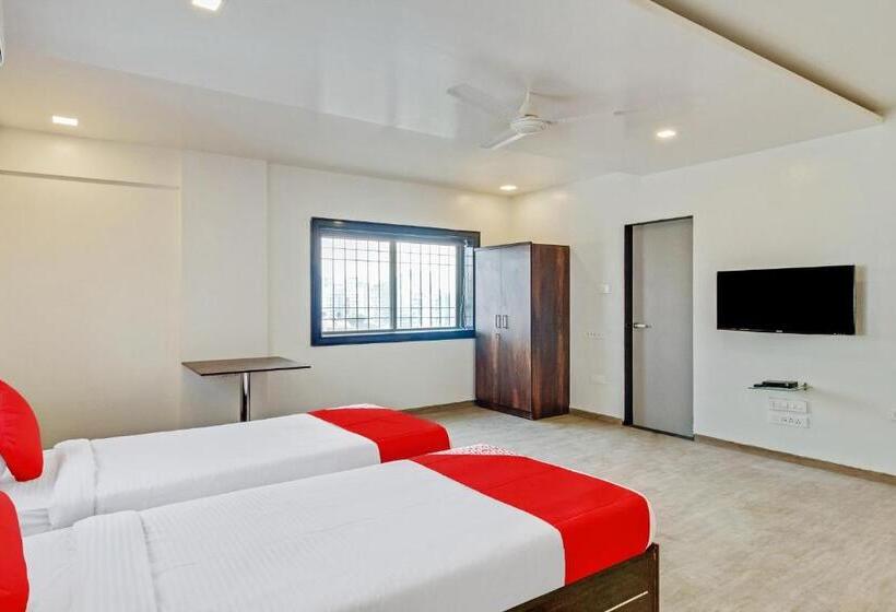 호텔 Oyo 37647  Nirvana