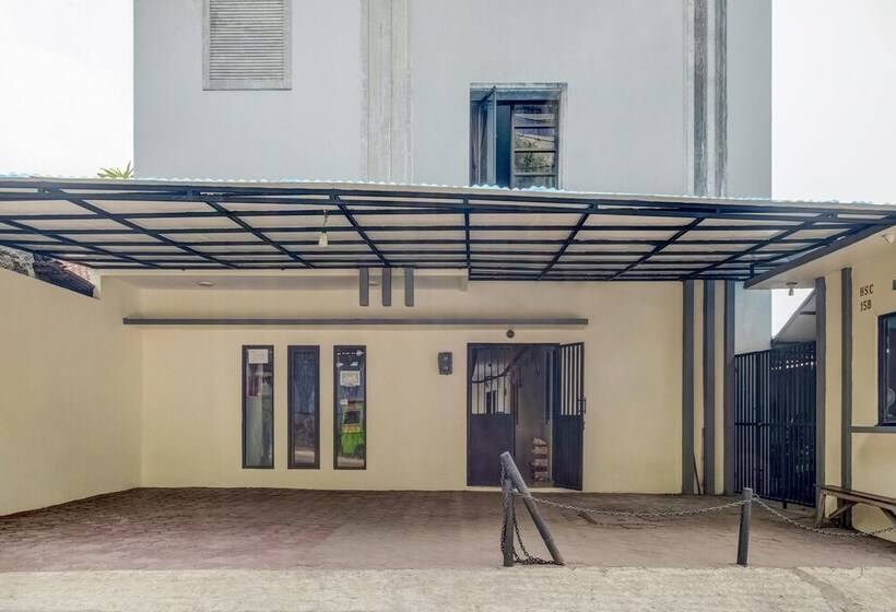 호텔 Oyo 3878 Graha Hsc Syariah