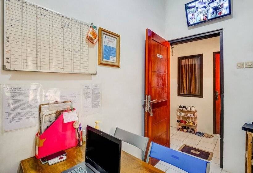 호텔 Oyo 3878 Graha Hsc Syariah