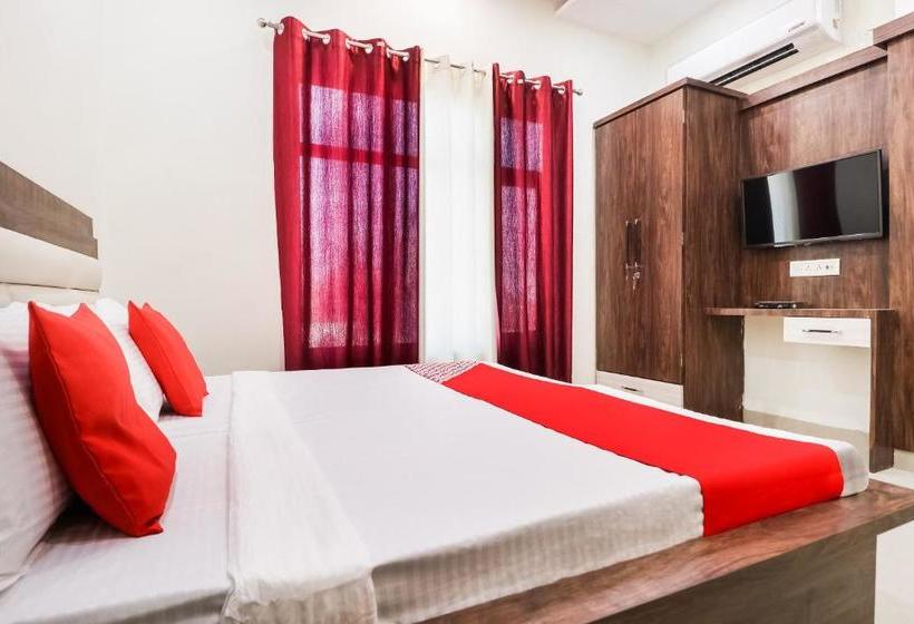 Отель Oyo 60638 City Guest House