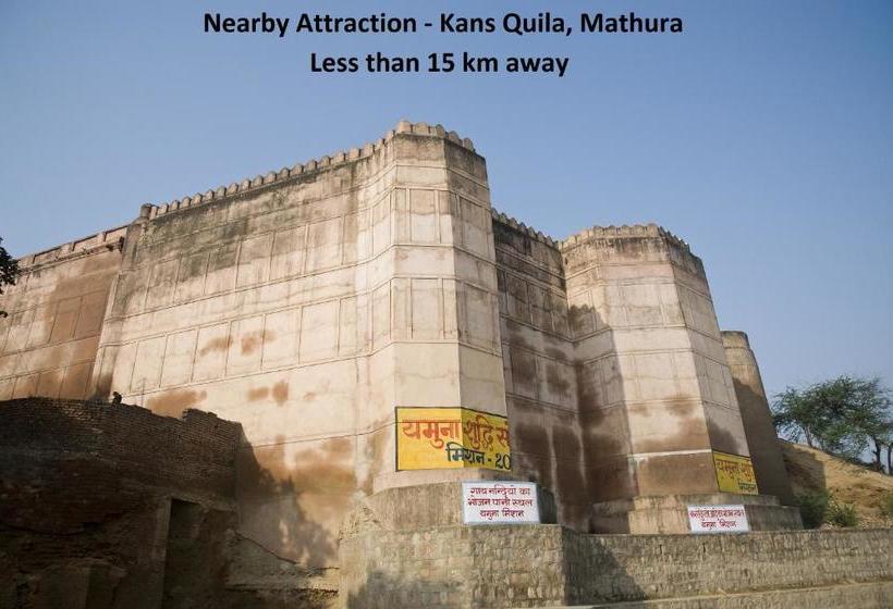 Отель Oyo 75016 Dezire