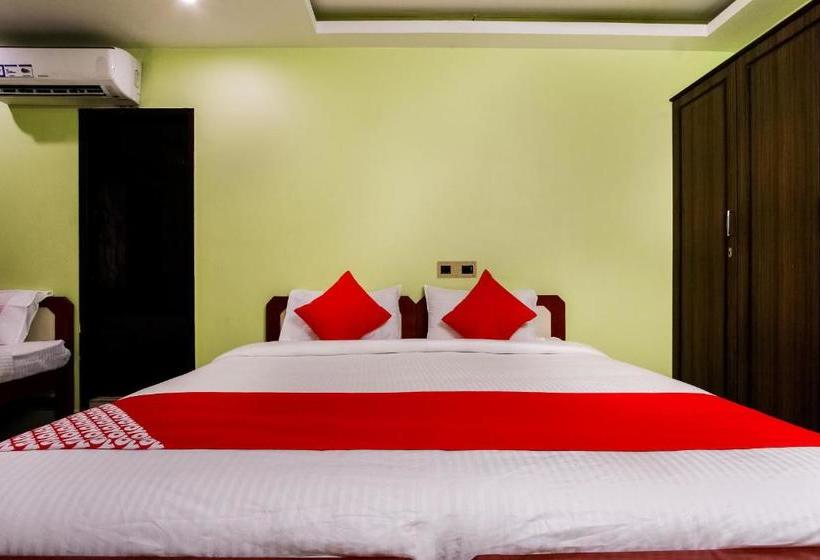 Отель Oyo 75016 Dezire