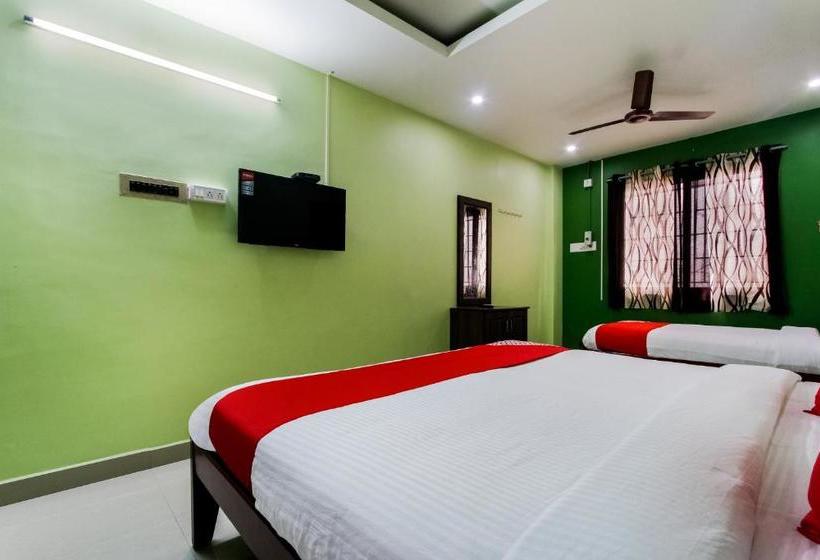 Отель Oyo 75016 Dezire