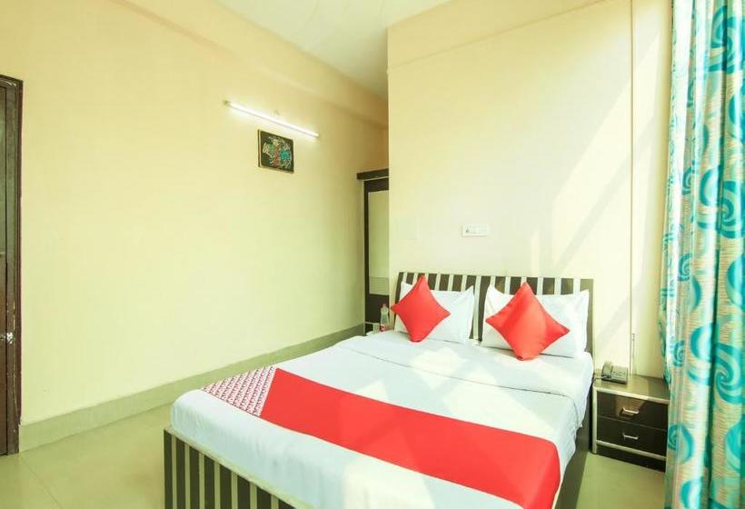 בית מלון כפרי Oyo 75664  Nmr Plaza