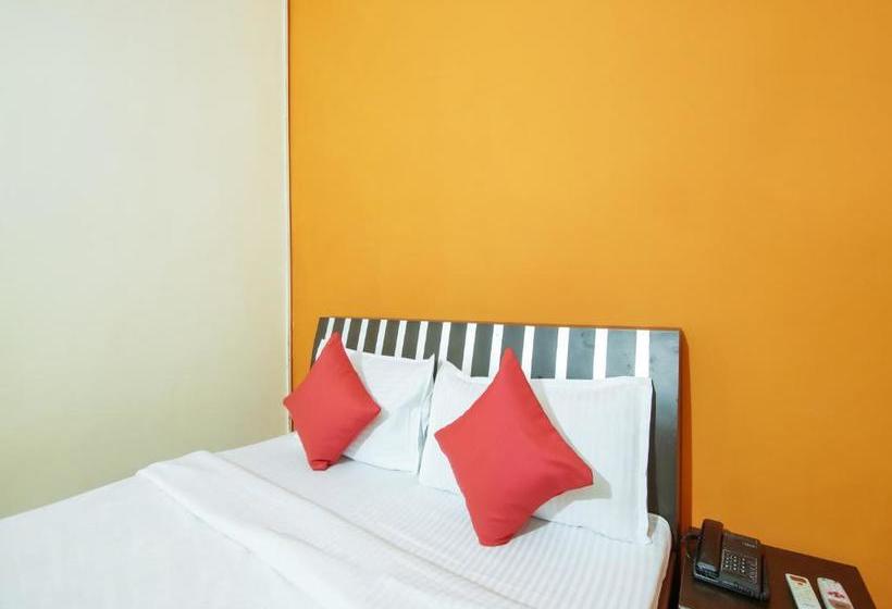 בית מלון כפרי Oyo 75664  Nmr Plaza